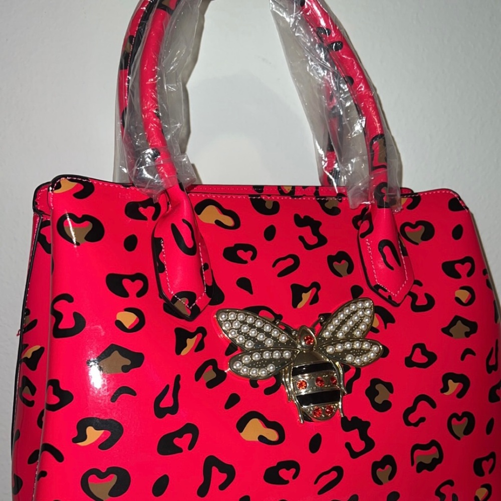 Queen Bee Bag🐝 - Picture 4 of 9
